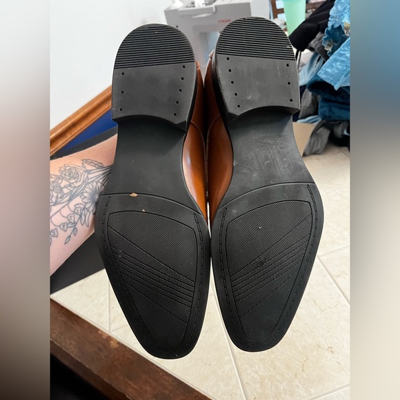 Alfani Men's Tan Leather Oxfords - Picture 2 of 3